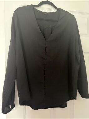 Dynamite Black Button-Front V-Neck Blouse